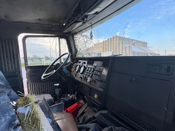 kenworth-t600-image-7