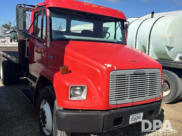 freightliner-fl80-image-2