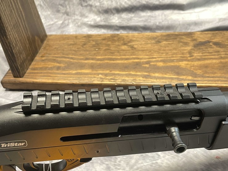 #2338-•-tri-star-12-ga.-semi-auto-shotgun,-sn:-ara0001825-image-17