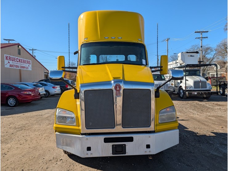 2020-kenworth-t880-image-2