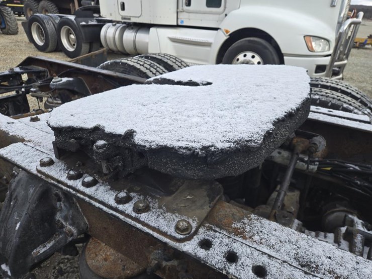 2013-kenworth-t660-image-18