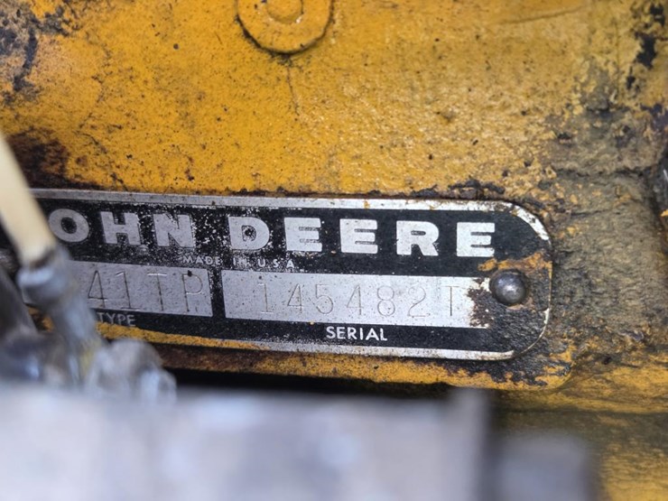 john-deere-300-image-25