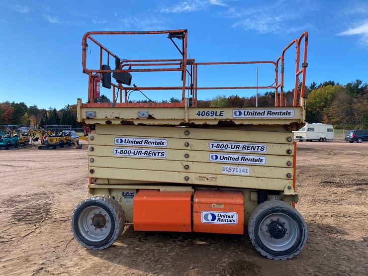 2017-jlg-4069le-image-4