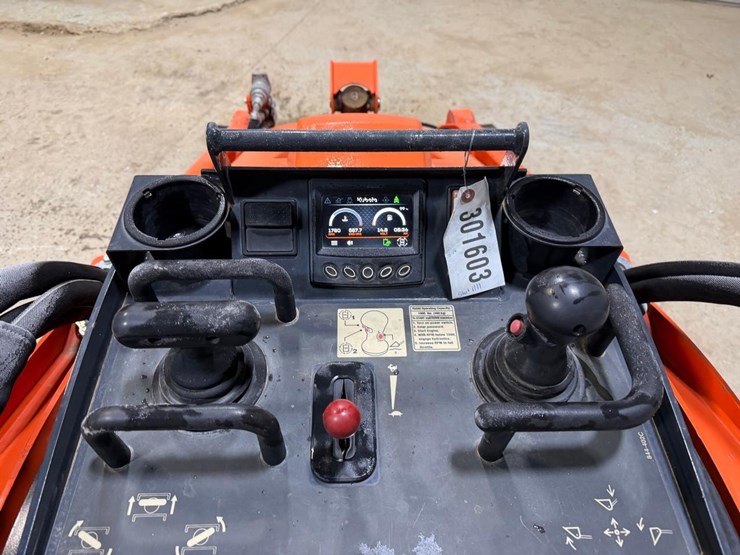 2023-kubota-scl1000-image-16