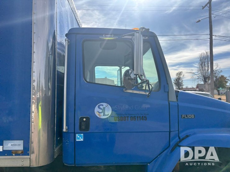 freightliner-fl106-image-44