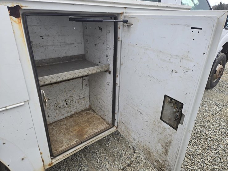 2011-ford-f350-image-24