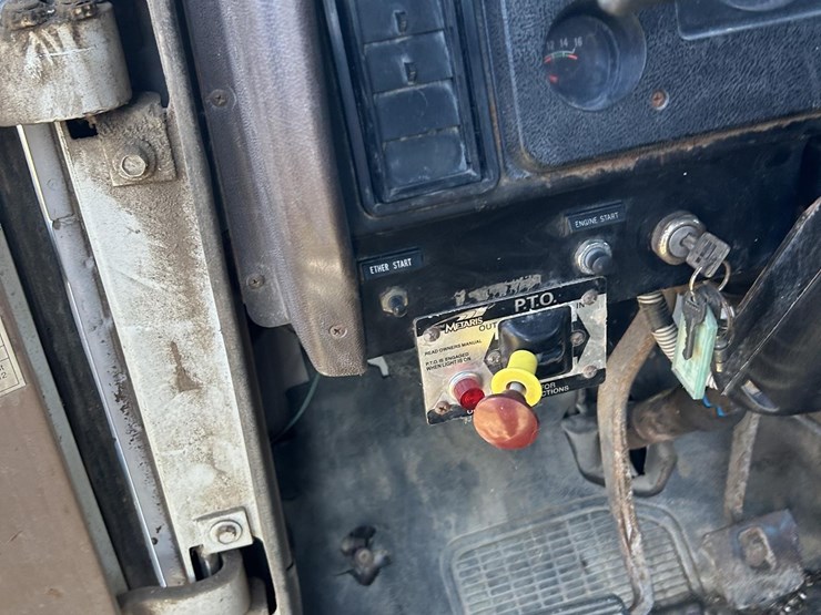 1986-international-f2375-image-17