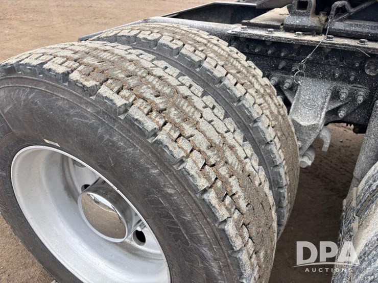 2017-mack-pinnacle-chu613-image-39