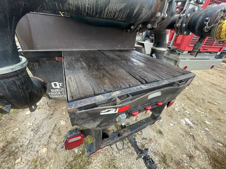 international-4900-image-36