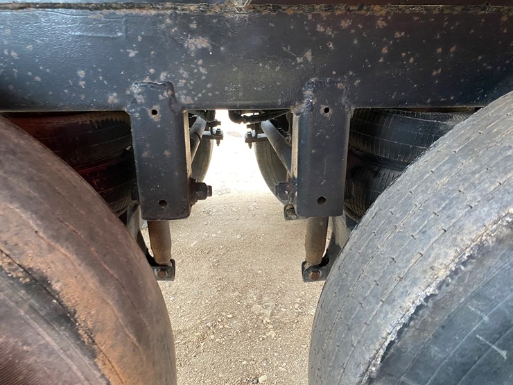 #1031-•-2014-northern-6000-gallon-semi-manure-tanker-trailer(has-wi-title)-(kewaunee,-wi)-image-40