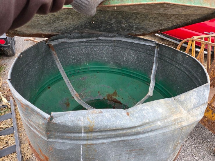 round-hog-feeder-image-8