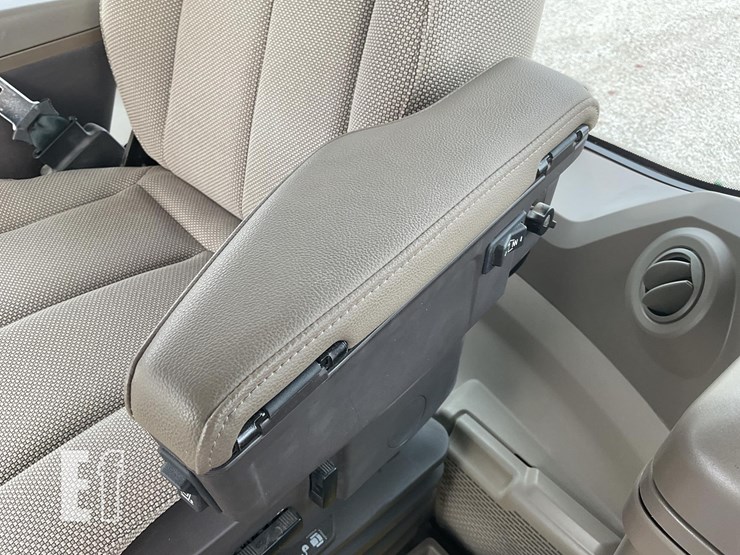 john-deere-8r-250-image-4