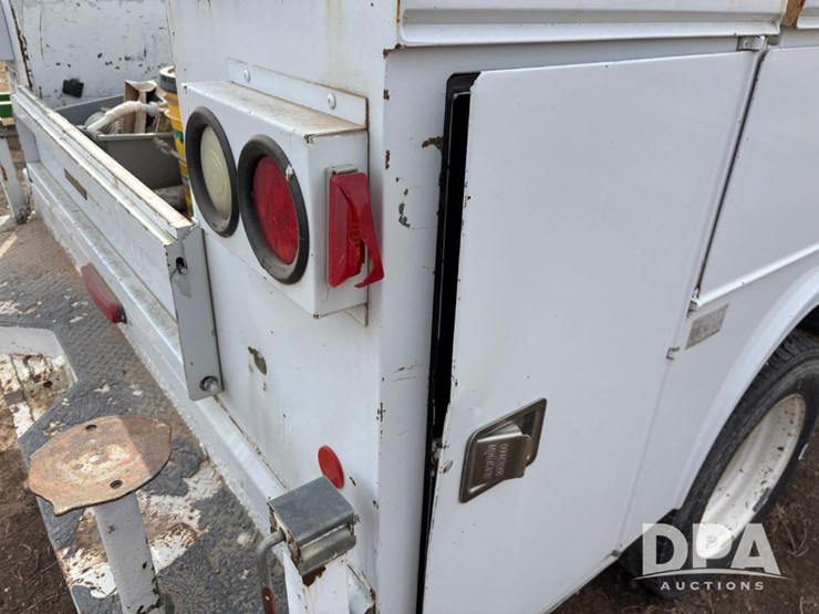 2011-ford-f550-image-38