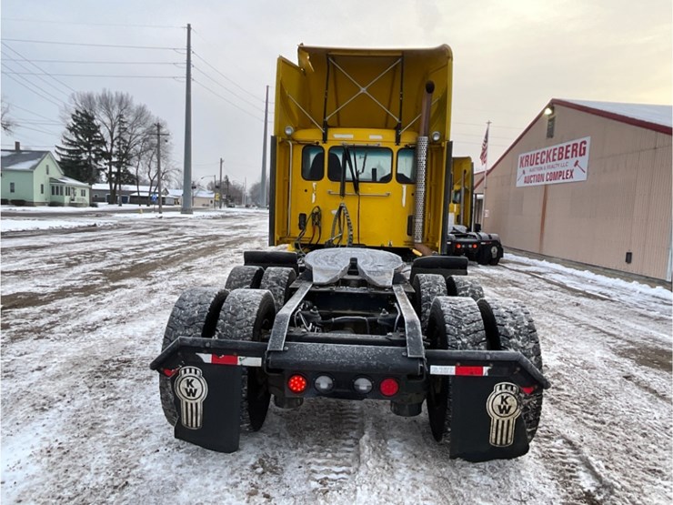 2020-kenworth-t880-image-11
