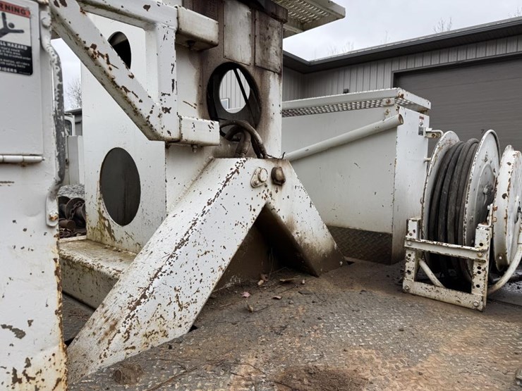 2001-international-4900-image-28