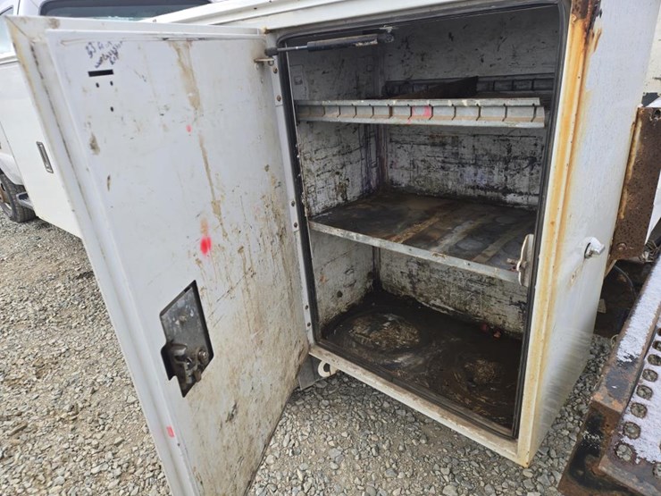 2011-ford-f350-image-21