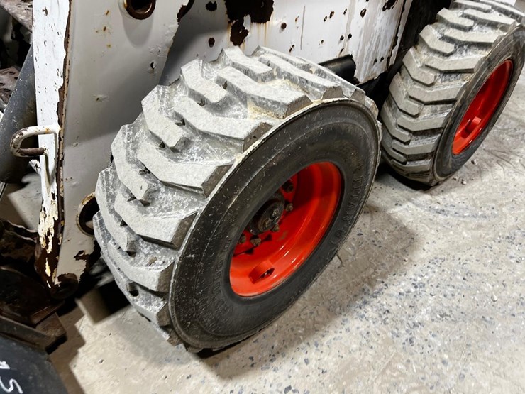 bobcat-s330-image-12