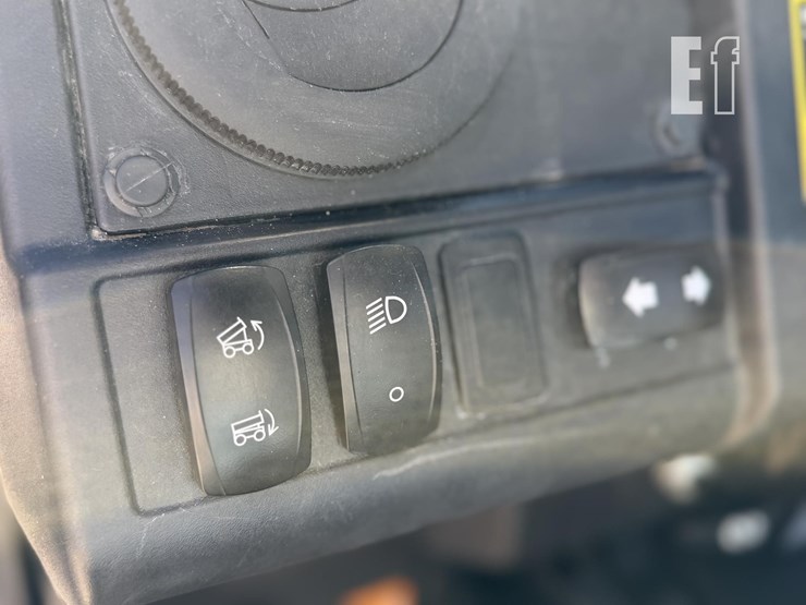 john-deere-gator-xuv-835m-image-23