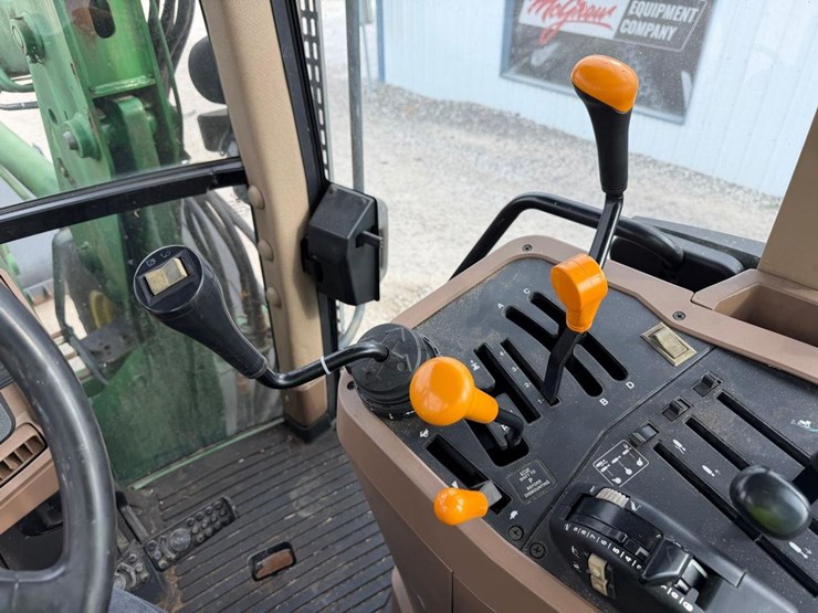 2000-john-deere-7810-image-33