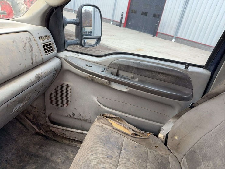 2004-ford-f450-image-42