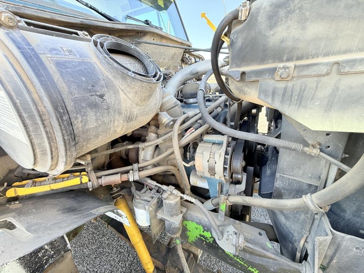 international-4700-image-58