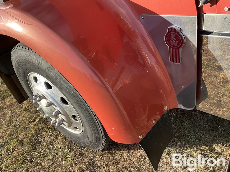 2002-kenworth-w900-image-15