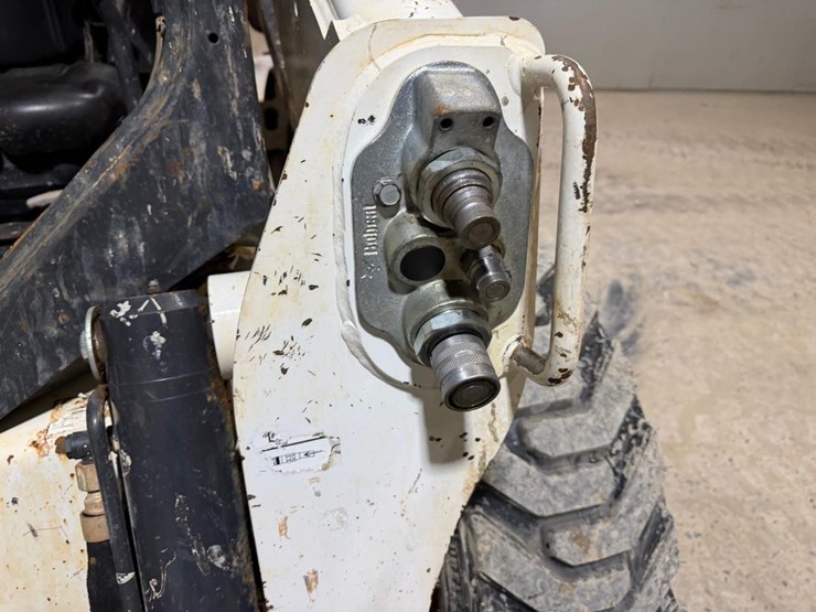 2022-bobcat-s740-image-11