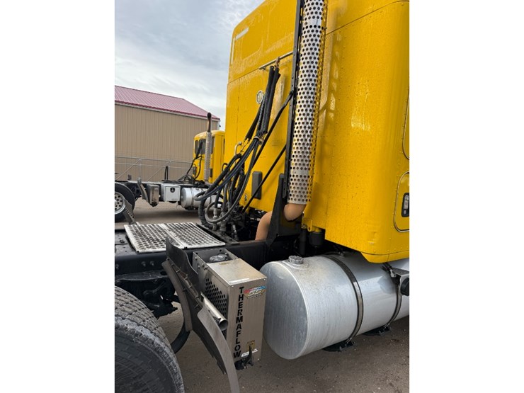 2020-kenworth-t680-image-14