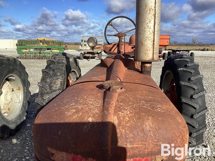 farmall-h-2wd-tractor-image-11