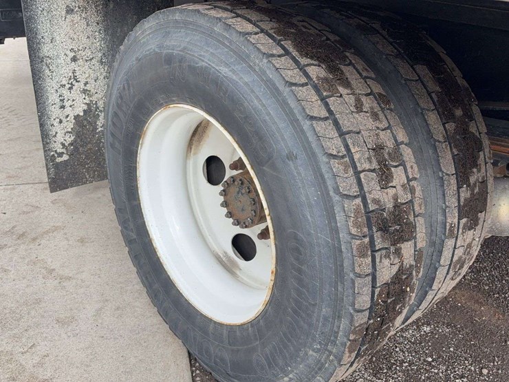 2018-isuzu-ftr-image-8