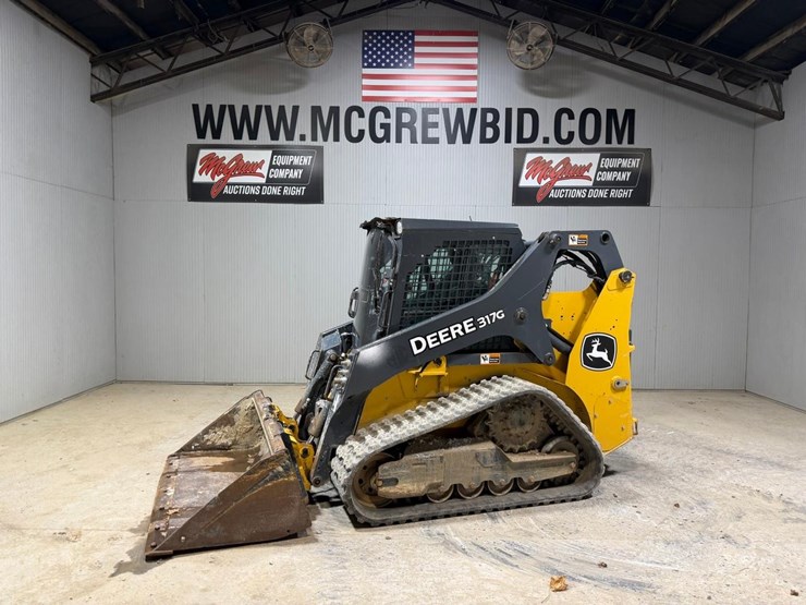 2021-deere-317g-image-1