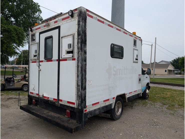 2006-ford-e350-image-5