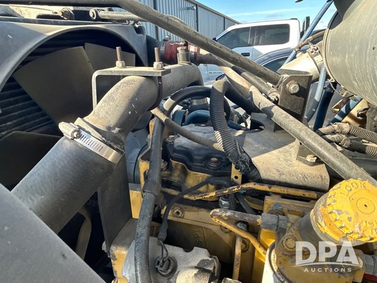 peterbilt-330-image-34