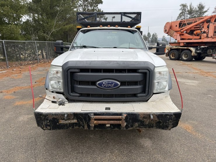 2011-ford-f550-image-9