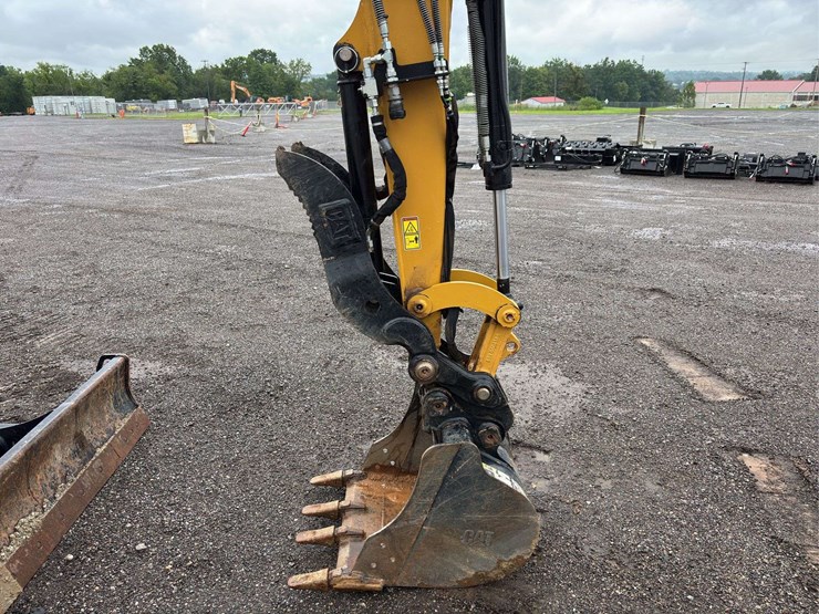 2023-caterpillar-303-image-19