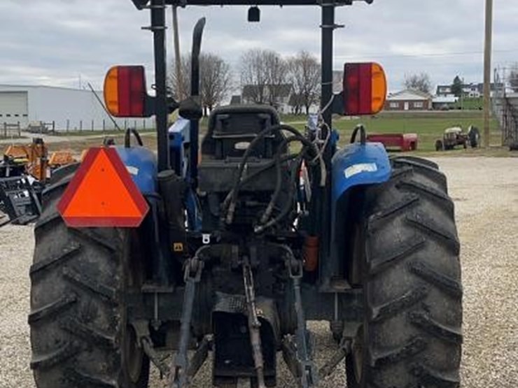 new-holland-tn65-image-4