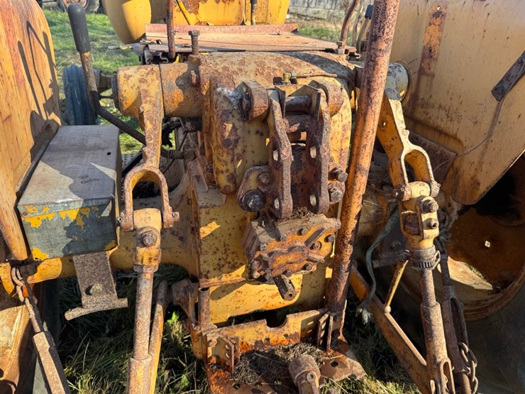 minneapolis-moline-445-image-12