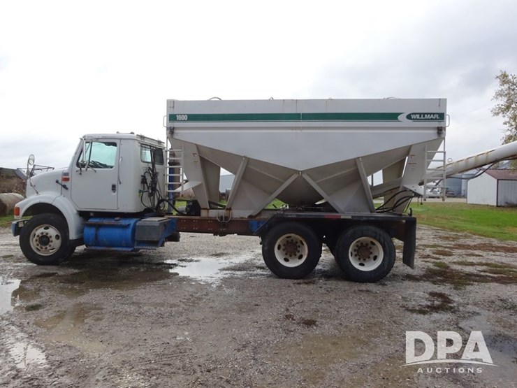 2003-international-8100-image-33