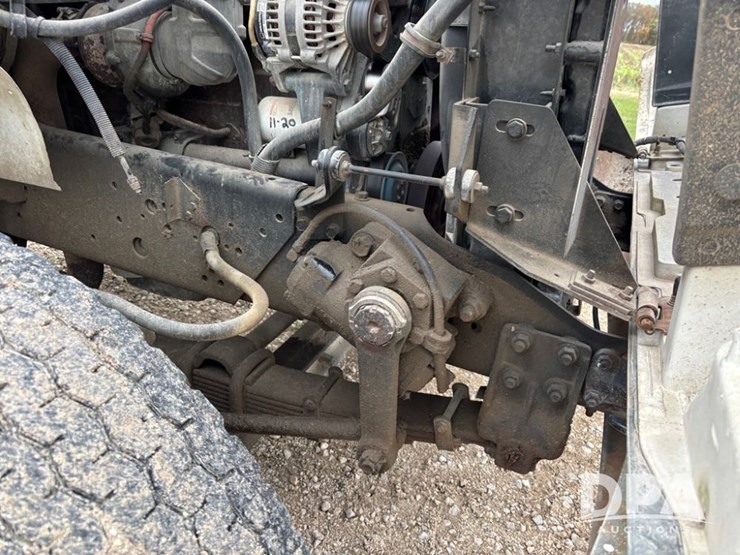 international-4900-image-37