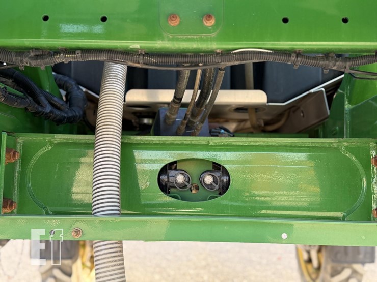 john-deere-r4038-image-15