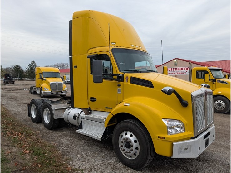 2020-kenworth-t880-image-3