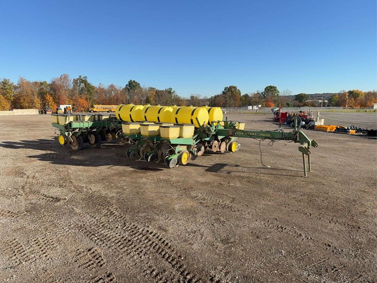 john-deere-7000-image-2