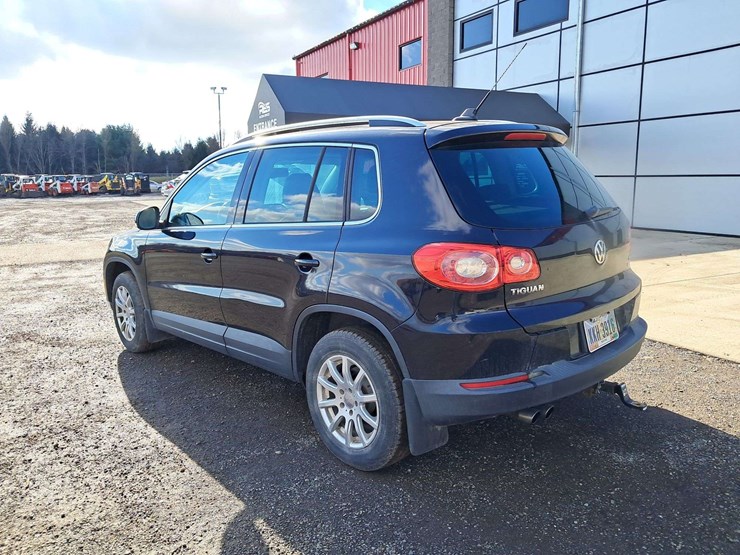 2010-volkswagen-tiguan-image-4