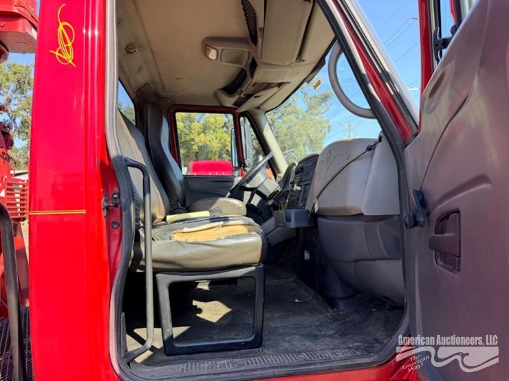 2009-international-durastar-4300-image-7