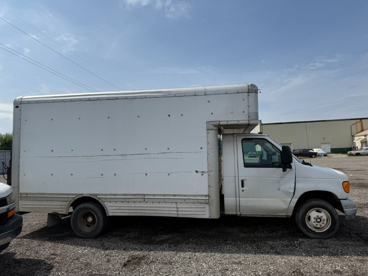 2007-ford-e450-image-8