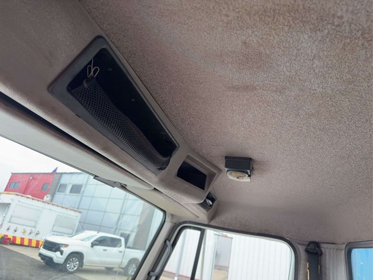 1997-international-4900-image-52