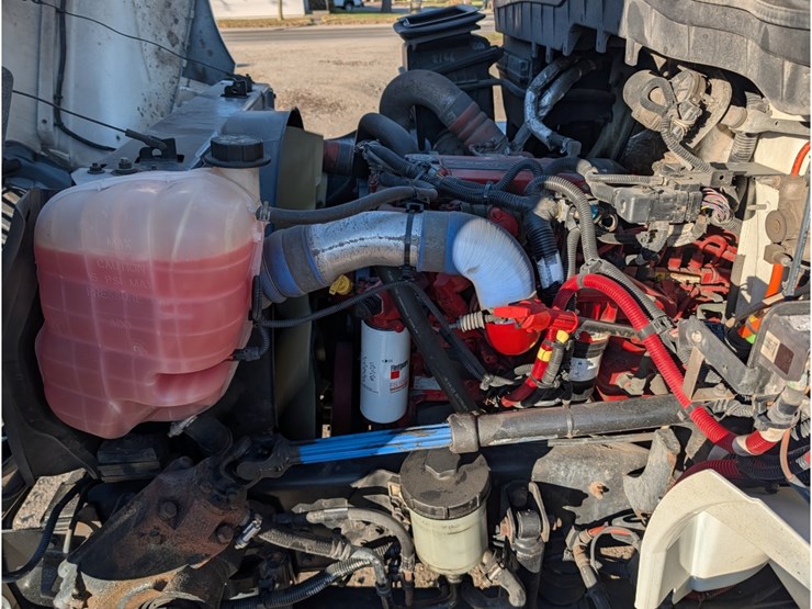 2016-international-durastar-4300-image-15