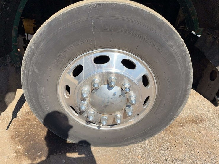 2003-peterbilt-379-image-12