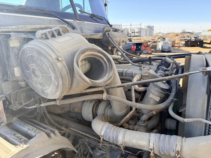 2007-freightliner-columbia-120-image-30