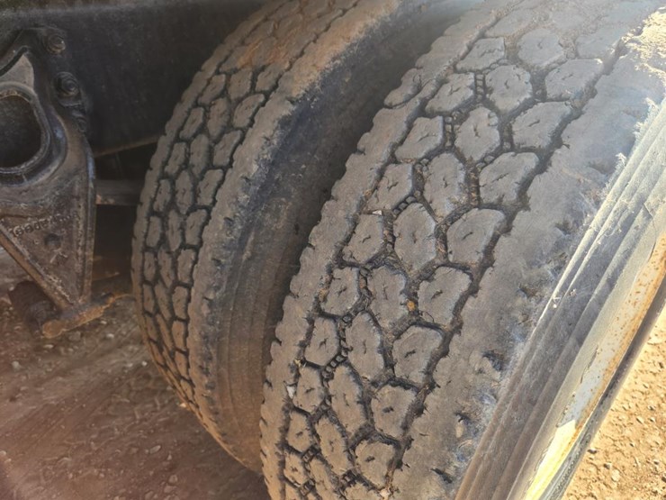 international-8100-image-62